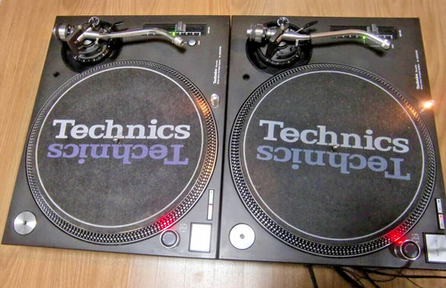 Paire platine vinyle - platine, dj